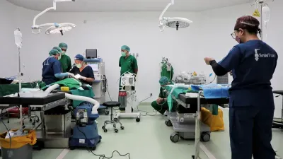Pemprov DKI Jakarta menggelar Bakti Kesehatan Lima Abad Jakarta dengan melakukan Operasi Gratis Bibir Sumbing dan Langit-langit di dua Rumah Sakit berbeda. (Sumber: beritajakarta.id | Foto: beritajakarta.id)