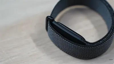 Gelang Fitbit Air. (Sumber: youtube.com/@YoutuberCupu)