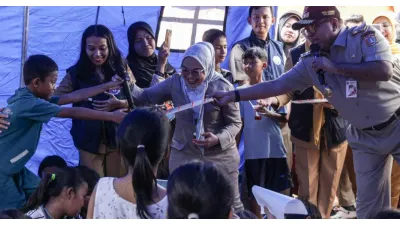 Rano Karno Jamin Hak Pendidikan Anak Penyintas Kebakaran Kebon Kosong Tetap Terpenuhi, Bisa Ikuti Ujian Susulan