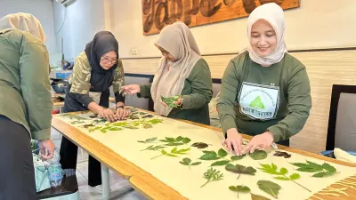 Gandeng Pertamina Patra Niaga JBB, Kelompok Kampung Sirih Mandiri Finansial Berkat Bisnis Ecoprint