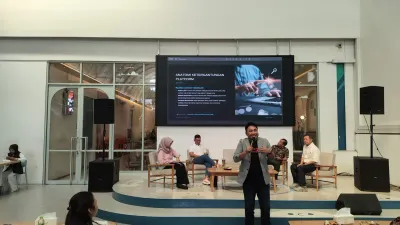 Infogresik Ajak Pelaku Kreatif Ubah Homeless Media Jadi Rumah Aspirasi Warga