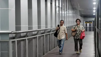 Usai alami kerusakan Imbas aksi demo pada akhir Agustus 2025 lalu, pada Kamis, 4 Juni 2026 JPO Senen Sentral kembali beroperasi dan bisa digunakan. (Sumber: Beritajakarta.id | Foto: Beritajakarta.id)