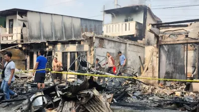 Ledakan kompor gas diduga jadi pemicu terbakarnya tiga rumah semi permanen di Jalan Citarum Atas RT 18 / RW 01 Cideng, Gambir, Jakarta Pusat, Jumat (5/6) pagi. (Sumber: beritajakarta.id | Foto: beritajakarta.id)