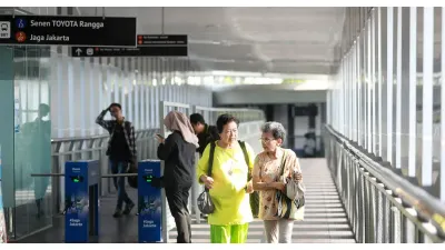 JPO Senen Sentral Kembali Beroperasi (Sumber: beritajakarta.id)