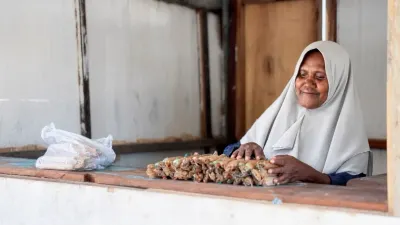 PNM Mekaar membantu perempuan di Pulau Arar, Papua Barat Daya, mengembangkan usaha, memperbaiki rumah, dan memperluas akses keuangan.