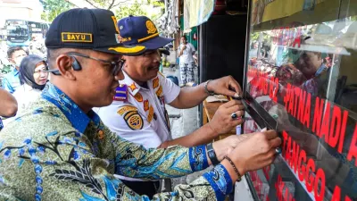 Tim gabungan Suku Dinas KPKP bersama Satpol PP Jakarta Pusat,  menggelar pengawasan perdagangan olahan daging Hewan Penular Rabies (HPR) pada Kamis, 11 Juni 2026. (Sumber: beritajakarta.id | Foto: beritajakarta.id)