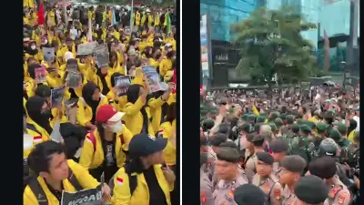Suasana aksi unjuk rasa yang dilakukan oleh BEM UI terahan di Semanggi pada Jumat, 12 Juni 2026. (Sumber: TL Kolase Instagram Live BEM UI | Foto: TL Kolase Instagram Live BEM UI)