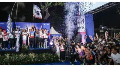 Gubernur DKI Jakarta, Pramono Anung melakukan flag off BTN Jakarta International Marathon 2026 (Sumber: beritajakarta.id)