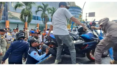 Penindakan Parkir Liar di Jaku (Sumber: beritajakarta.id)