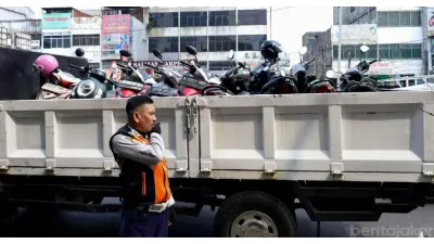 Dinas Perhubungan DKI Jakarta Tindak Pelanggaran Parkir (Sumber: beritajakarta.id)
