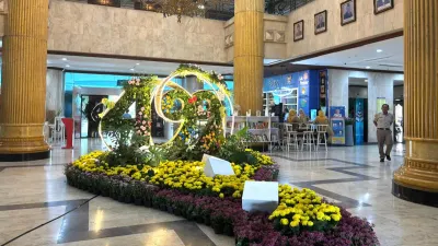Suku Dinas Pertamanan dan Hutan Kota (Tamhut) Jakarta Utara mempercantik sejumlah ruang publik dengan dekorasi tanaman hias untuk menyambut Hari Ulang Tahun (HUT) ke-499 Jakarta. (Sumber: beritajakarta.id | Foto: beritajakarta.id)
