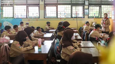 Ilustrasi. SPMB DKI Jakarta (Sumber: beritajakarta.id | Foto: beritajakarta.id)