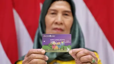Pemprov DKI Jakarta melalui Dinas Sosial resmi mencairkan Bantuan Sosial Pemenuhan Kebutuhan Dasar (PKD) untuk periode Juni 2026. (Sumber: Beritajakarta.id | Foto: Beritajakarta.id)