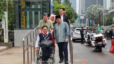 Ramah Disabilitas, Pramono Anung Resmikan Revitalisasi JPO Sarinah Terintegrasi Halte Transjakarta MH Thamrin
