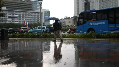 Prediksi Cuaca DKI Jakarta Hari Ini, BMKG: 5 Wilayah Kompak Diguyur Hujan Siang Hari 