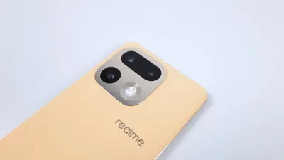 Realme 16 Pro+ 5G  HP Midrange Nyaris Rasa Flagship, Pakai Kamera Periskop 50 MP dan Baterai 7000 mAh