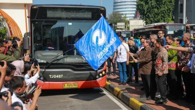 Diresmikan Pramono Anung, Transjabodetabek Rute Blok M-Bandara Soetta Punya Fasilitas Unik Ini Loh! 