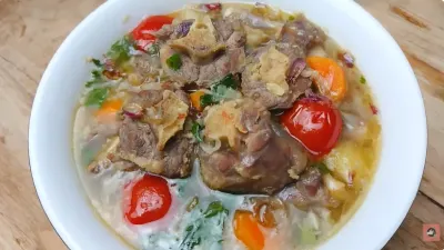 Sop Buntut, Salah Satu Rekomendasi Menu Lebaran. (Sumber: youtube.com/@DapurJempol)