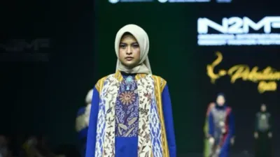 Pekatan Batik Depok melestarikan batik tulis dan tenun Badui melalui desain modern, berkembang lewat pembinaan Rumah BUMN BRI. (Sumber: BRI)