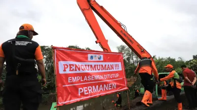 Dinas Lingkungan Hidup DKI Jakarta resmi menutup secara permanen emplasemen sampah di TPU Tanah Kusir, Pesanggrahan, Jakarta Selatan (Sumber: beritajakarta.id | Foto: beritajakarta.id)