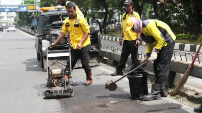 Perbaikan Jalan Rusak di Jaktim, Wali Kota Jakarta Timur Munjirin: Dilakukan Sesuai SOP 