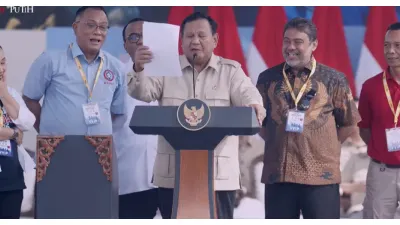 Presiden Prabowo Subianto Hadir dalam Peringatan Hari Buruh Internasional (May Day) yang Digelar di Monas, Jumat (1/5). (Sumber: YouTube Sekretariat Presiden)