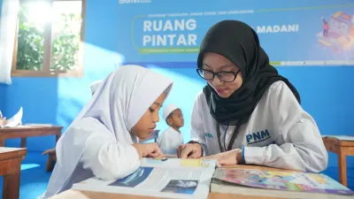 Wujudkan Mimpi Anak Desa, PNM Perluas Akses Pendidikan dari Beasiswa hingga Ruang Pintar PNM di Pelosok Negeri