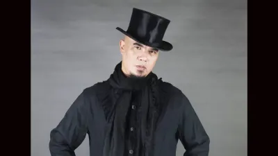 Ahmad Dhani, Personel Dewa 19. (Sumber: Instagram.com/@officialdewa19)