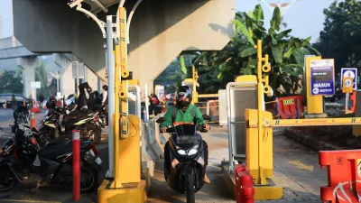 Empat titik kantong parkir di sekitar lokasi kegiatan Hari Bebas Kendaraan Bermotor (HBKB) atau Car Free Day (CFD) di Jalan HR Rasuna Said, Jakarta Selatan (Sumber: beritajakarta.id | Foto: beritajakarta.id)