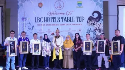 Pembukaan kegiatan Table Top & Business Gathering #2 yang digelar LBC Hotels Group pada 12 Mei 2026 di Hotel Aston Tropicana Bandung.