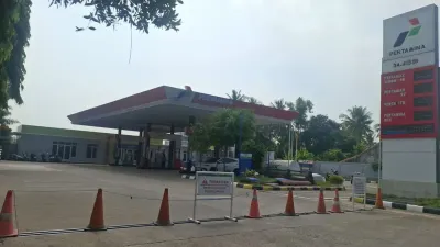 SPBU Karawang.
