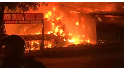 Arus Pendek Listrik Diduga jadi Pemicu Kebakaran di Pondok Bambu Dini Hari Tadi, 27 Jiwa Kehilangan Rumah dan Tempat Usahanya