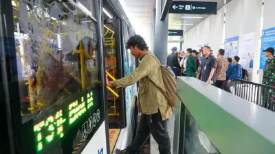 Baru Diresmikan 1 Tahun, Rute Transjabodetabek Rute PIK2-Blok M Capai 1.408.872 Pelanggan