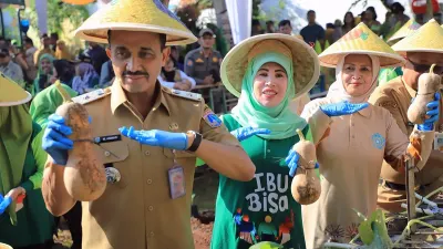 Pemkot Jakarta Selatan Panen 1,1 Ton Labu Muda Kaya Vitamin di 167 Titik Lokasi, Muhammad Anwar: Sarana Pemberdayaan Masyarakat