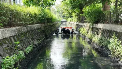 Capai 30 Persen, Pasukan Biru Sudin SDA Jakarta Utara Intensif Lakukan Pengerukan Lumpur dan Sampah di Saluran Penghubung Kelapa Lilin! 