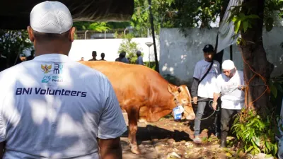 BNI menyalurkan 1.200 hewan kurban ke berbagai daerah di Indonesia pada Idul Adha 1447 H sebagai bentuk kepedulian sosial kepada masyarakat.