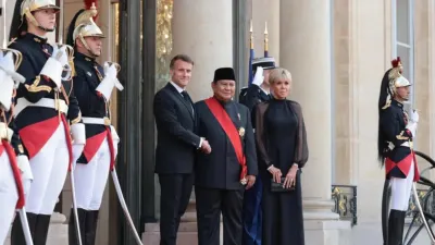 Prabowo Subianto bersama Emmanuel Macron dan Ibu Negara Brigitte Macron dalam rangka kunjungan kenegaraan Indonesia ke Prancis. (Sumber: Instagram.com/@prabowo)