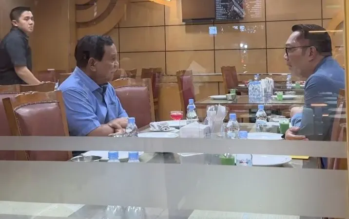 Ridwan Kamil juga menanggapi berbagai komentar netizen apa maksud ia mengunggah postingan pertemuannya dengan Presiden Prabowo.