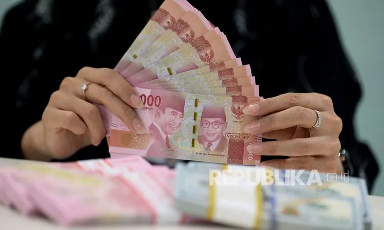 BST Juni 2021 Kemensos via Kantor Pos dan DKI Jakarta via Bank DKI: Cair, Nggak, Cair, Nggak…? (ilustrasi)/republika.co.id/prayogi