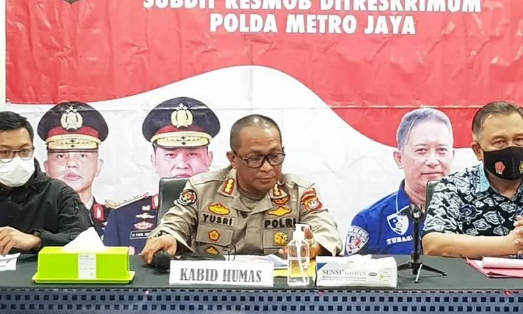 Kabid Humas Polda Metro Jaya, Kombes Pol Yusri Yunus (tengah)/ayojakarta/fichri hakiim