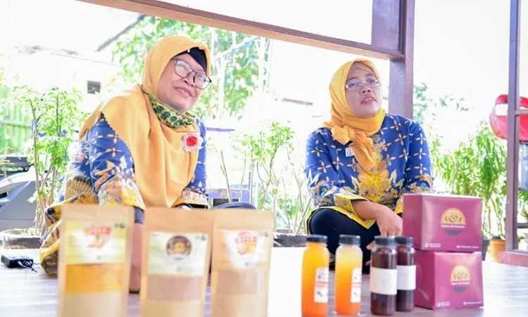 Hasil produk makanan dan minuman olahan ibu-ibu PKK RW 05 /dok: utara.jakarta.go.id