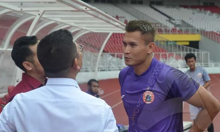 Penjaga gawang Persija Jakarta, Shahar Ginanjar. (Ayojakarta.com/Hendy Dinata)
