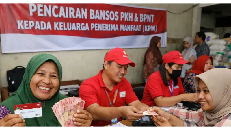 Ilustrasi. Pencairan Bansos PKH dan BPNT (Sumber: Generative AI)