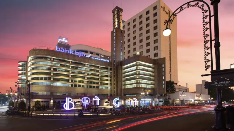 Minat investor tinggi terhadap Sustainability Bond Tahap II bank bjb dengan permintaan Rp932,4 miliar untuk mendukung pembiayaan berkelanjutan.